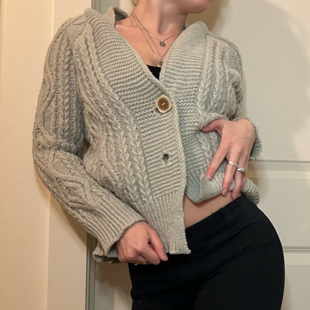 KNIT BUTTON DOWN SWEATER
